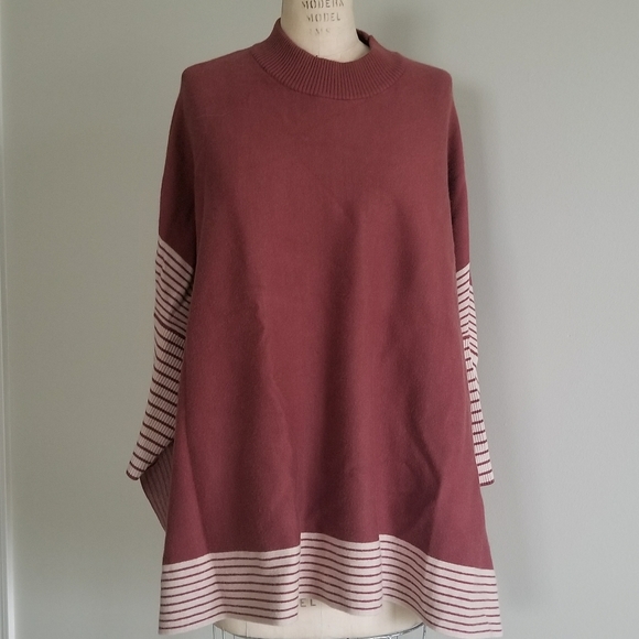 Poncho style cape sweater - Picture 1 of 8